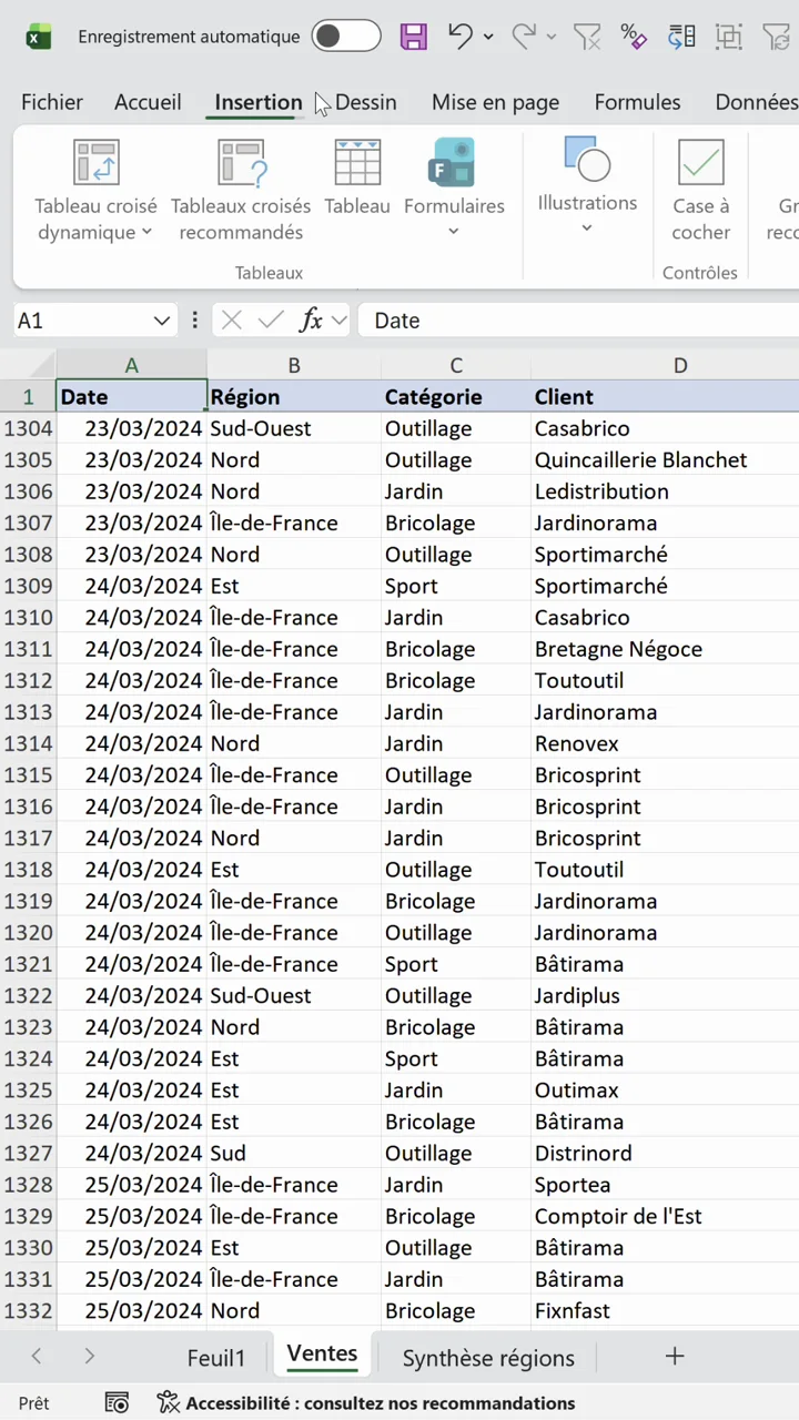 Tableau de ventes Excel avec une colonne Date et le bouton Tableau croisé dynamique dans l'onglet Insertion